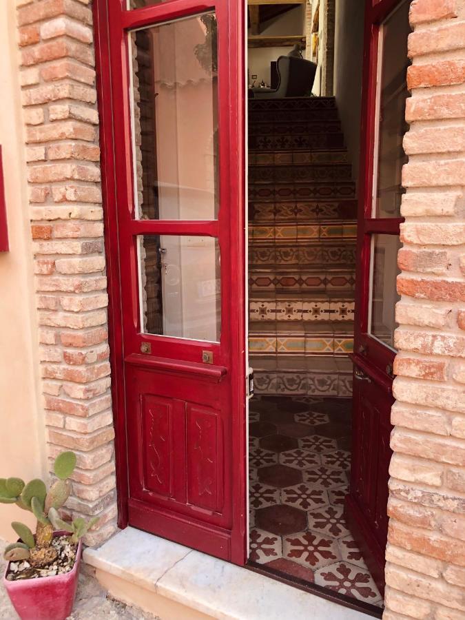 Su Zampillu Boutique Rooms טאולאדה מראה חיצוני תמונה